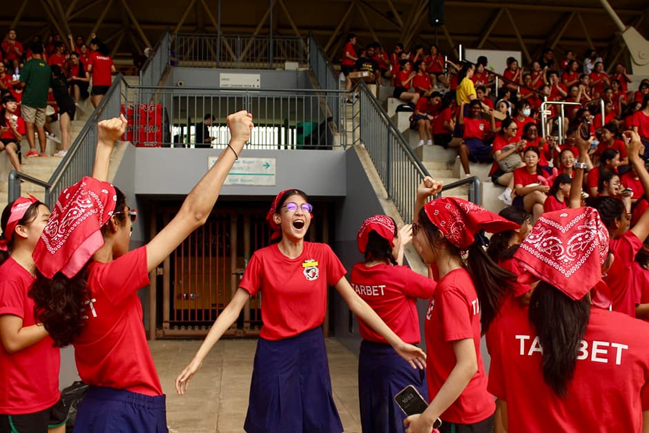 PhotoJunior_OSC_Raffles-Girls-School_Georgia-Long_Kylie-Chen_Aurelia-Lim_1-Vine-Long.jpeg