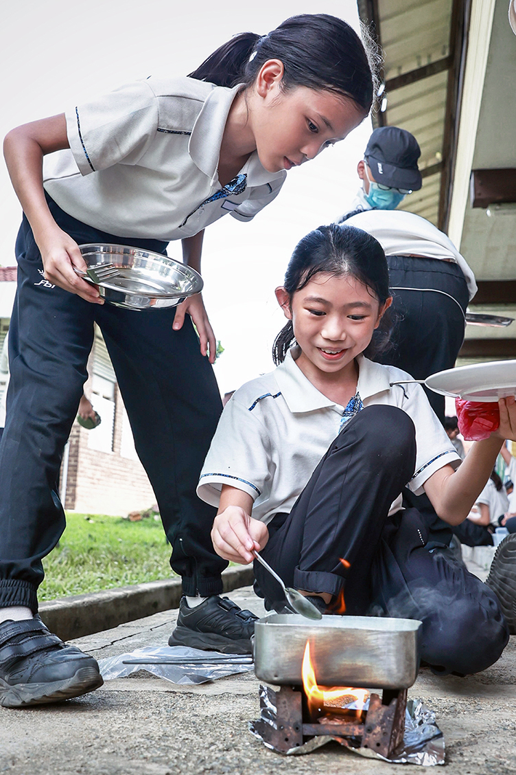 MOEStaff_PM_SouthViewPrimarySchool_IvanNg_5-Chin-YongIvan-Ng.jpg